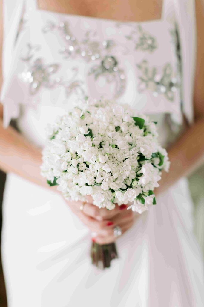 Dremy Lake Como Elopement the flower bouquet