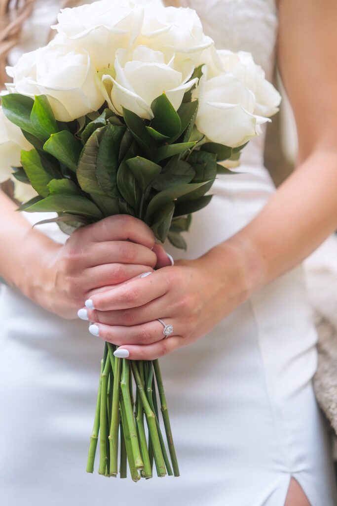 Eloping in Bellagio Lake Como - flower bouquet